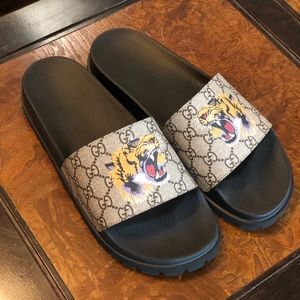Gucci Supreme Tiger Slides